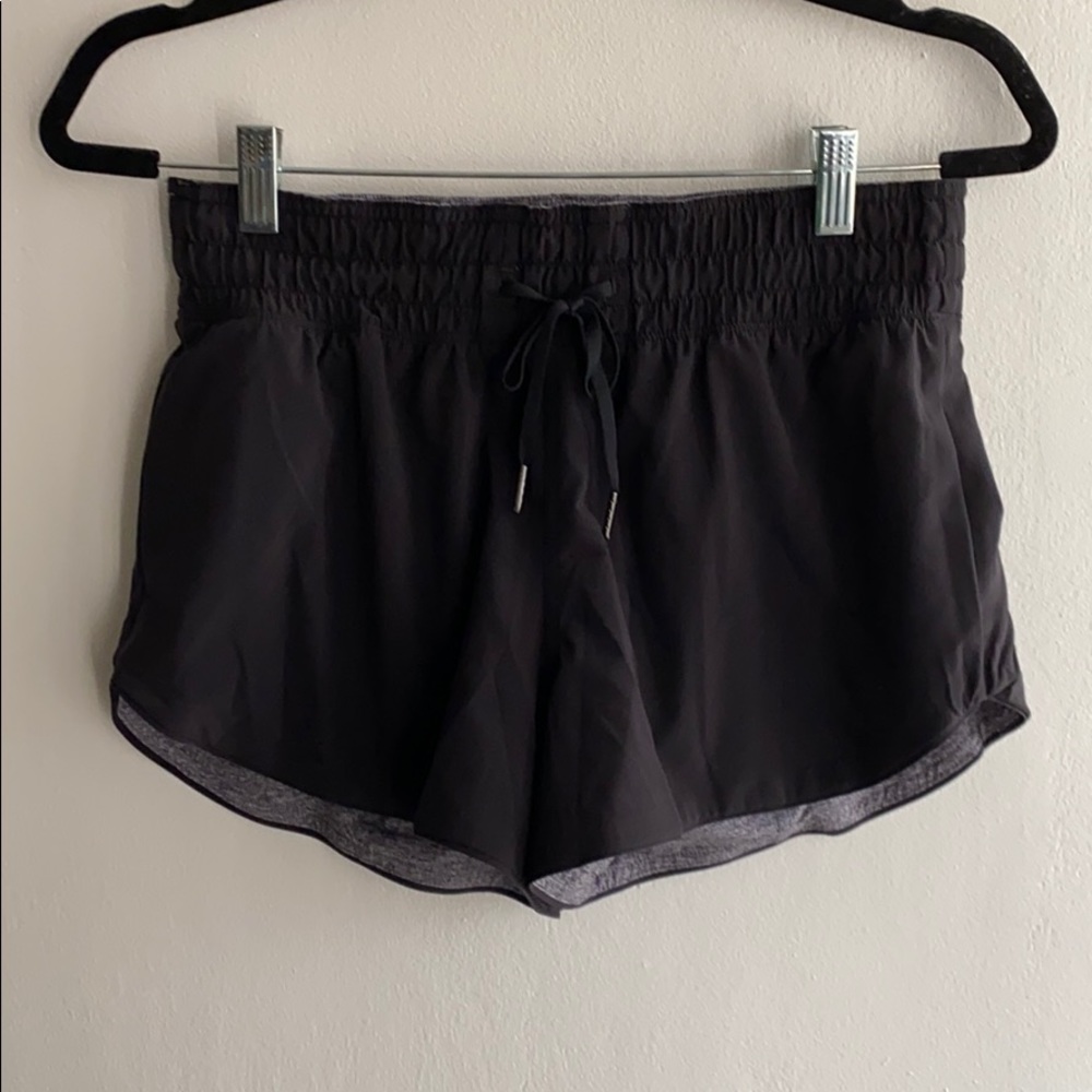 Lululemon choose a size short. Size 6.